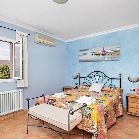 Punta Prima Sleeps 8 With Pool Air Con And Wifi Villa Punta Prima (Menorca)
