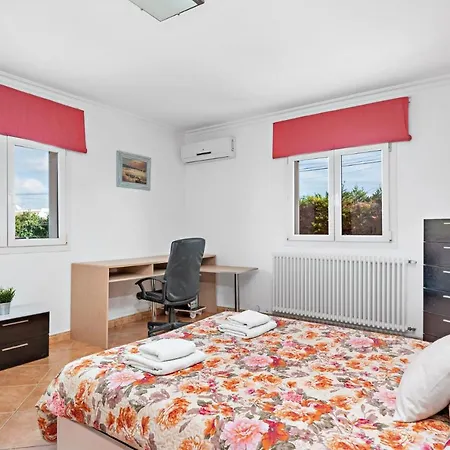 Punta Prima Sleeps 8 With Pool Air Con And Wifi *